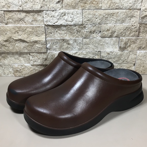 wide clogs and mules